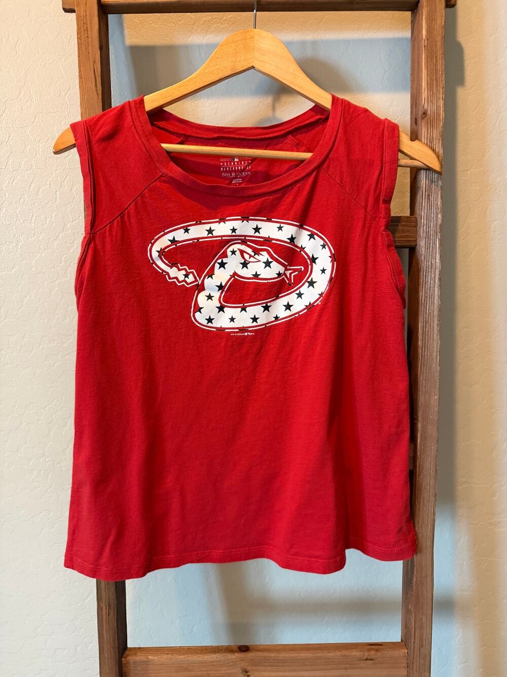 Arizona Diamondbacks 5th & Ocean Red Sleeveless Graphic tank top Size L
